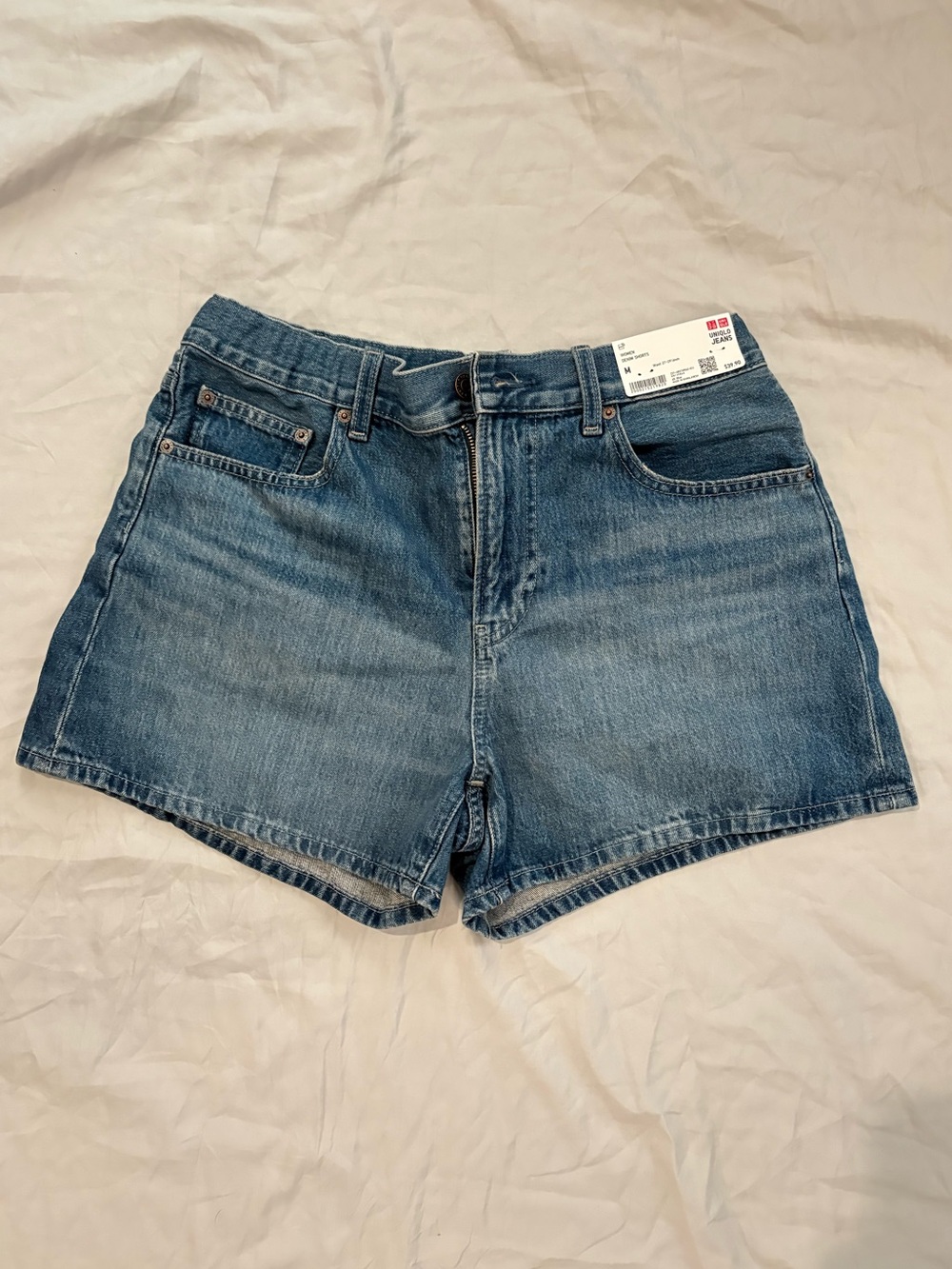NWT Uniqlo Women's Medium Blue Denim Shorts
